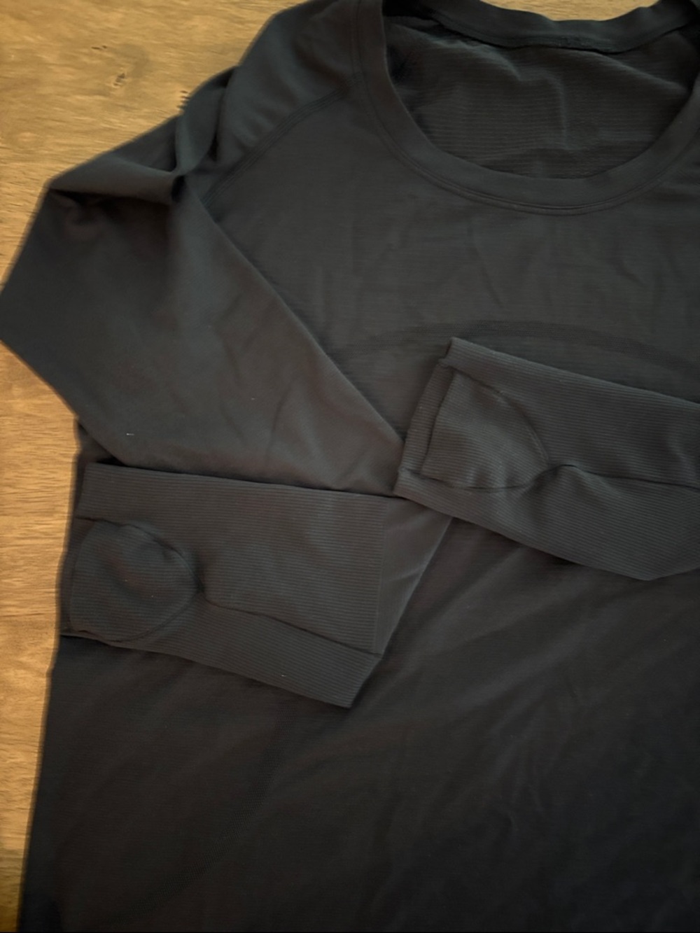 lululemon athletica Women's Long-Sleeve Hip Length Swiftly Tech Shirt 2.0 - Picture 5 of 7